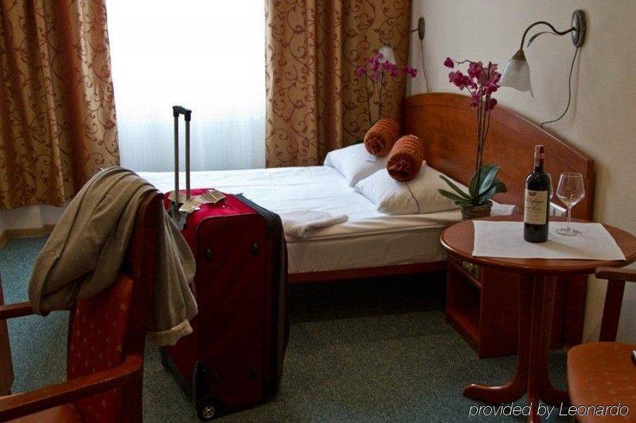 Hotel Arkadia Legnica Eksteriør billede